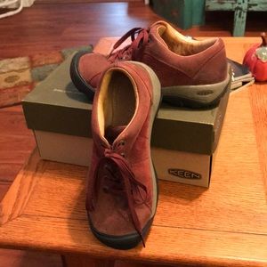 Women’s Keen Presidio in Madder Brown.